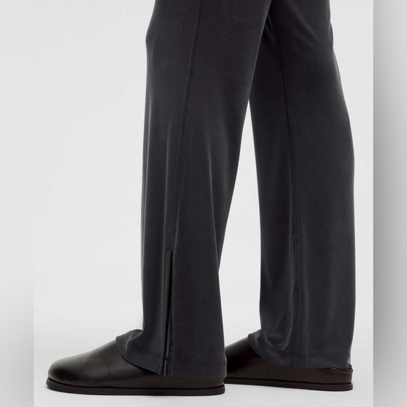 Elegant Black Women's Pants - Picture 6 of 14